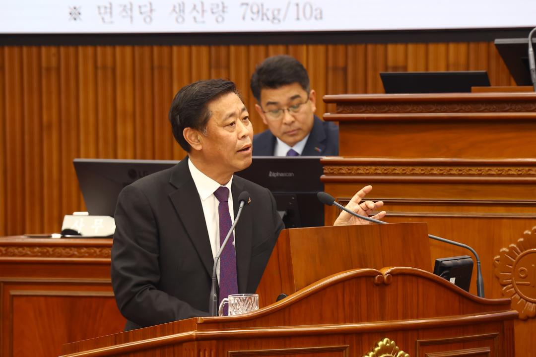 '제335회 제2차 본회의(제1차 도정 및 교육행정에 관한 질문)' 게시글의 사진(40) '2025-03-11 제335회 제2차 본회의(제1차 도정 및 교육행정에 관한 질문) (40) 지광천 의원.jpg'
