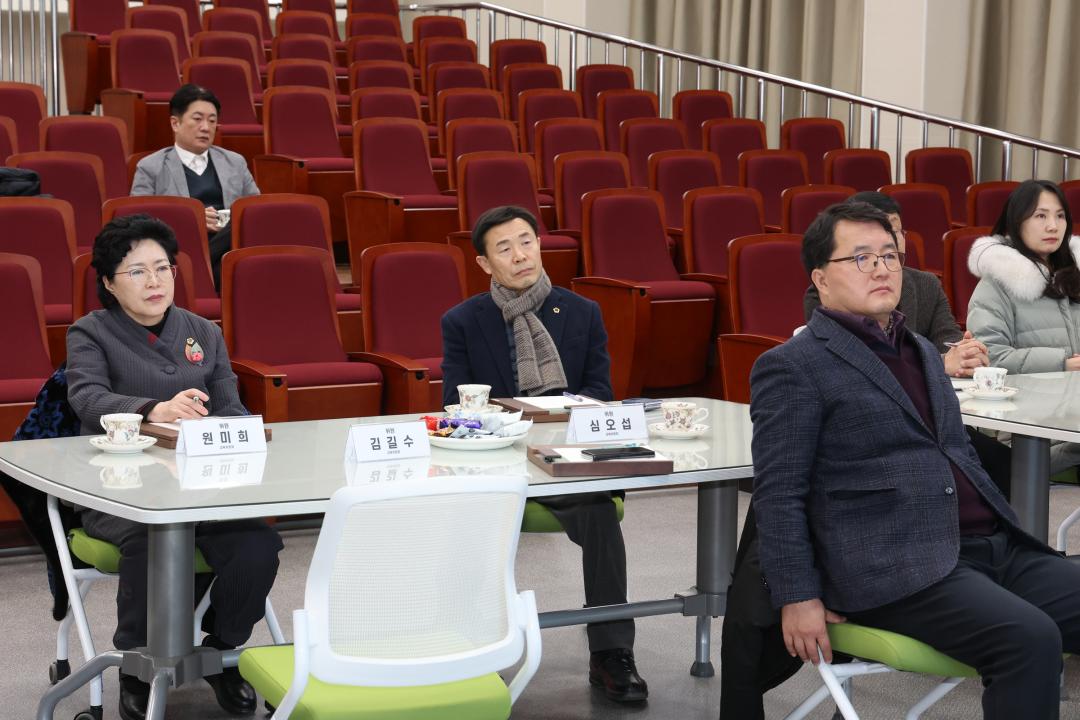 '제334회 교육위원회 현지시찰' 게시글의 사진(14) '2025-02-06 제334회 교육위원회 현지시찰(강원특별자치도교육청 학생교육원) (14).jpg'