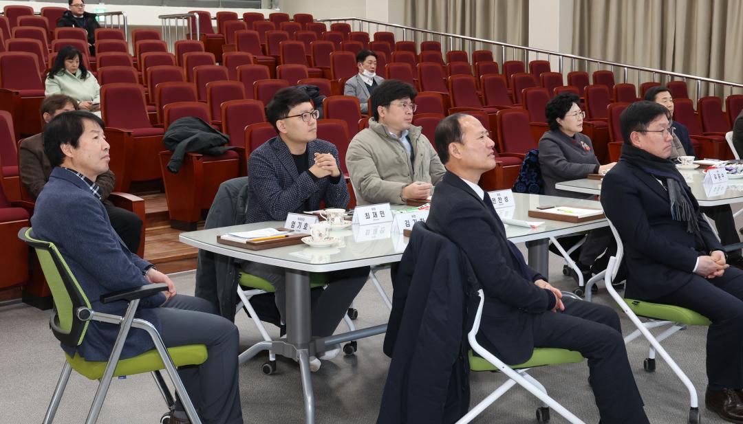 '제334회 교육위원회 현지시찰' 게시글의 사진(13) '2025-02-06 제334회 교육위원회 현지시찰(강원특별자치도교육청 학생교육원) (13).jpg'