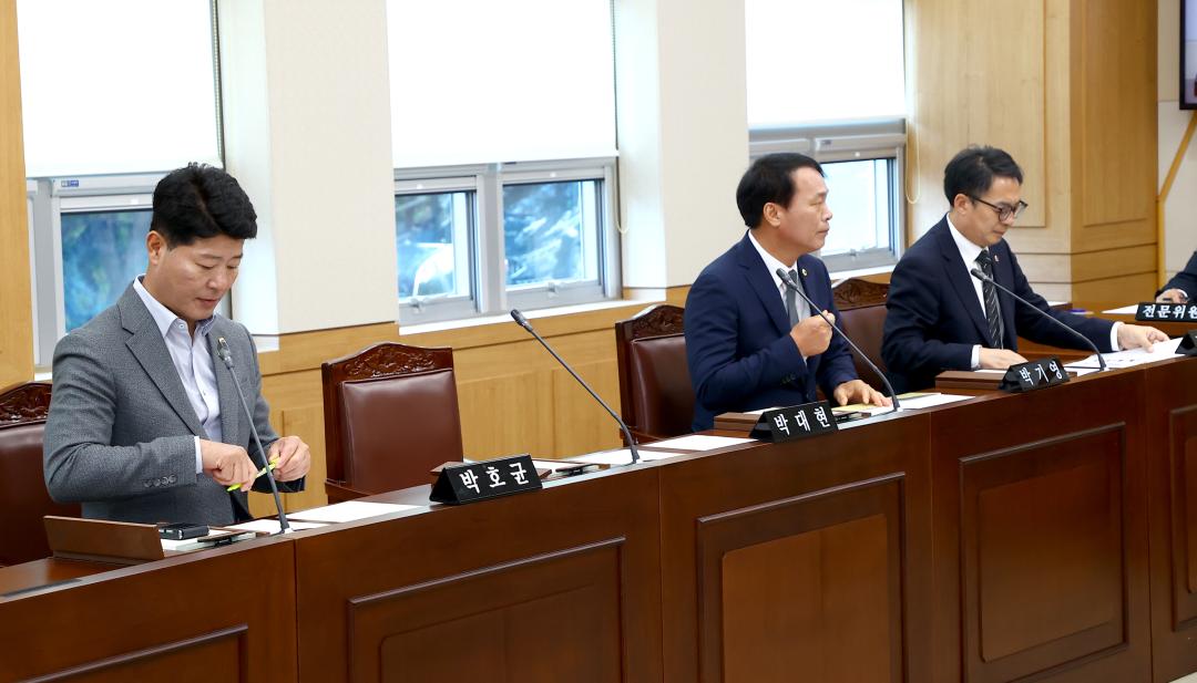 '제341회 전임 최문순 도정의 알펜시아 리조트 졸속 매각 및 레고랜드 부당 지원 의혹에 관한 진상조사 특별위원회' 게시글의 사진(3) '2025-10-22 제341회 전임 최문순 도정의 알펜시아 리조트 졸속 매각 및 레고랜드 부당 지원 의혹에 관한 진상조사 특별위원회 (3).jpg'