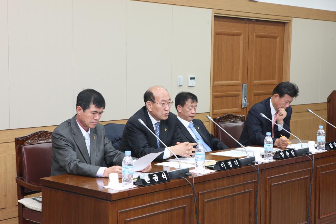 '207회 제1차 농림수산위원회' 게시글의 사진(6) '2011-02-21 207회 제1차 농림수산위원회 (6).jpg'