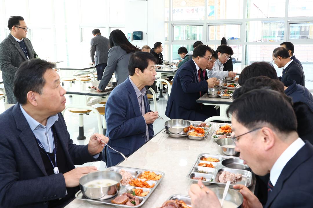 '제335회 교육위원회 학교현장 방문' 게시글의 사진(13) '2025-03-06 제335회 교육위원회 학교현장 방문 (13).jpg'