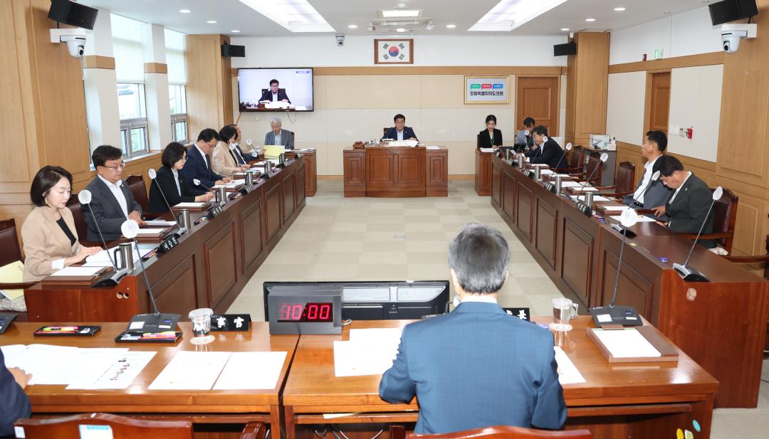 '제329회 제2차 의회운영위원회' 게시글의 사진(2) '2024-06-10 제329회 제2차 의회운영위원회 (2).jpg'