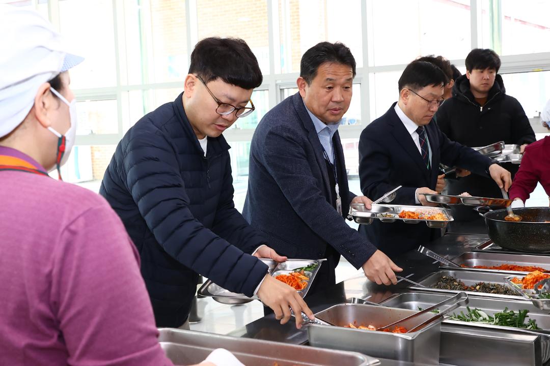 '제335회 교육위원회 학교현장 방문' 게시글의 사진(9) '2025-03-06 제335회 교육위원회 학교현장 방문 (9).jpg'