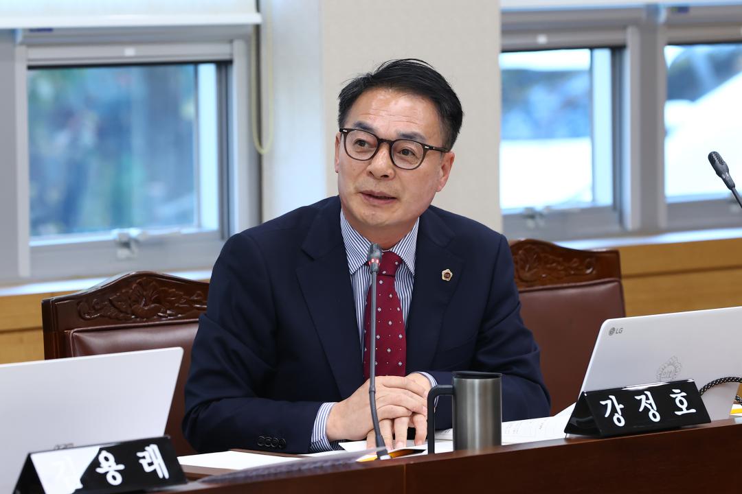 '2025년도 의회운영위원회 행정사무감사(의회사무처)' 게시글의 사진(70) '2025-11-05 2025년도 의회운영위원회 행정사무감사(의회사무처) (70).jpg'