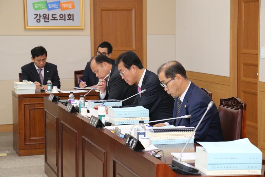 '제260회 제4차 기획행정위원회' 게시글의 사진(5) '2016-11-25 제260회 제4차 기획행정위원회 (5).JPG'