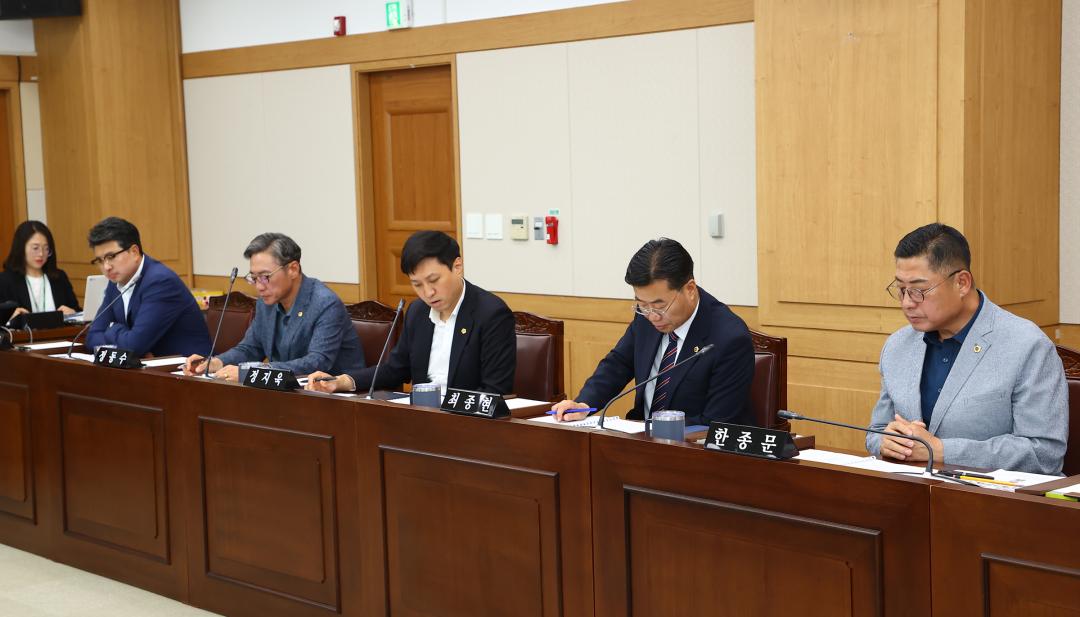 '제347회 제1차 의회운영위원회' 게시글의 사진(12) '2026-07-07 제347회 제1차 의회운영위원회 (12).jpg'