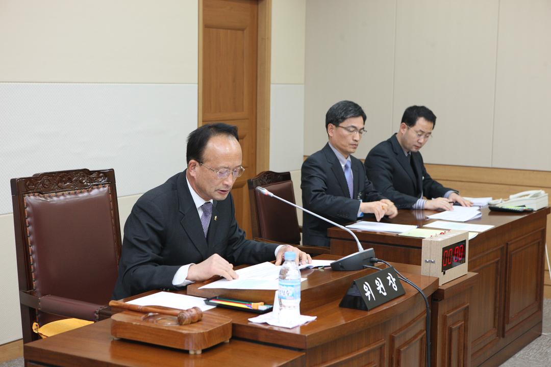 '207회 제1차 농림수산위원회' 게시글의 사진(3) '2011-02-21 207회 제1차 농림수산위원회 (3).jpg'