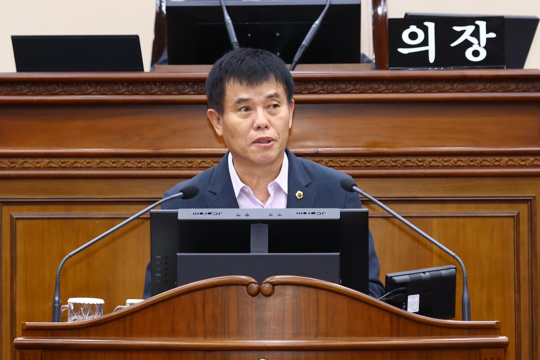 '제339회 제2차 본회의' 게시글의 사진(52) '2025-07-17 제339회 제2차 본회의 (52) 5분자유발언 이영욱의원.jpg'