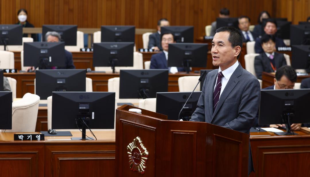 '제344회 제2차 본회의(2026년도 제1회 도정 및 교육행정에 관한 질문)' 게시글의 사진(68) '2026-04-02 제344회 제2차본회의(2026년도 제1회 도정 및 교육행정에 관한 질문) (68) 김진태 도지사.jpg'