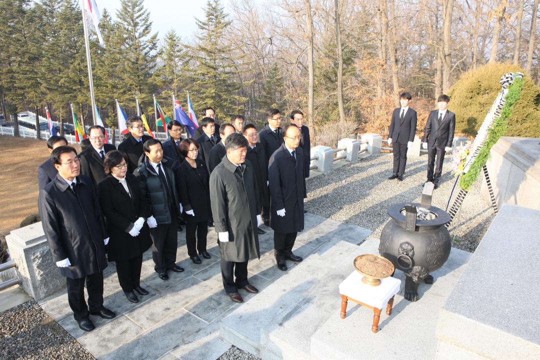 '신년 충열탑 참배' 게시글의 사진(2) '2016-01-04 신년 충열탑 참배 (2).JPG'