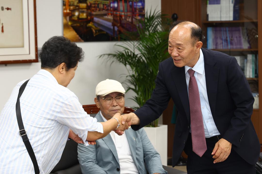 '강원특별자치도의회 방문(지정면 이장협의회장)' 게시글의 사진(3) '2026-08-25 강원특별자치도의회 방문(지정면 이장협의회장) (2).jpg'