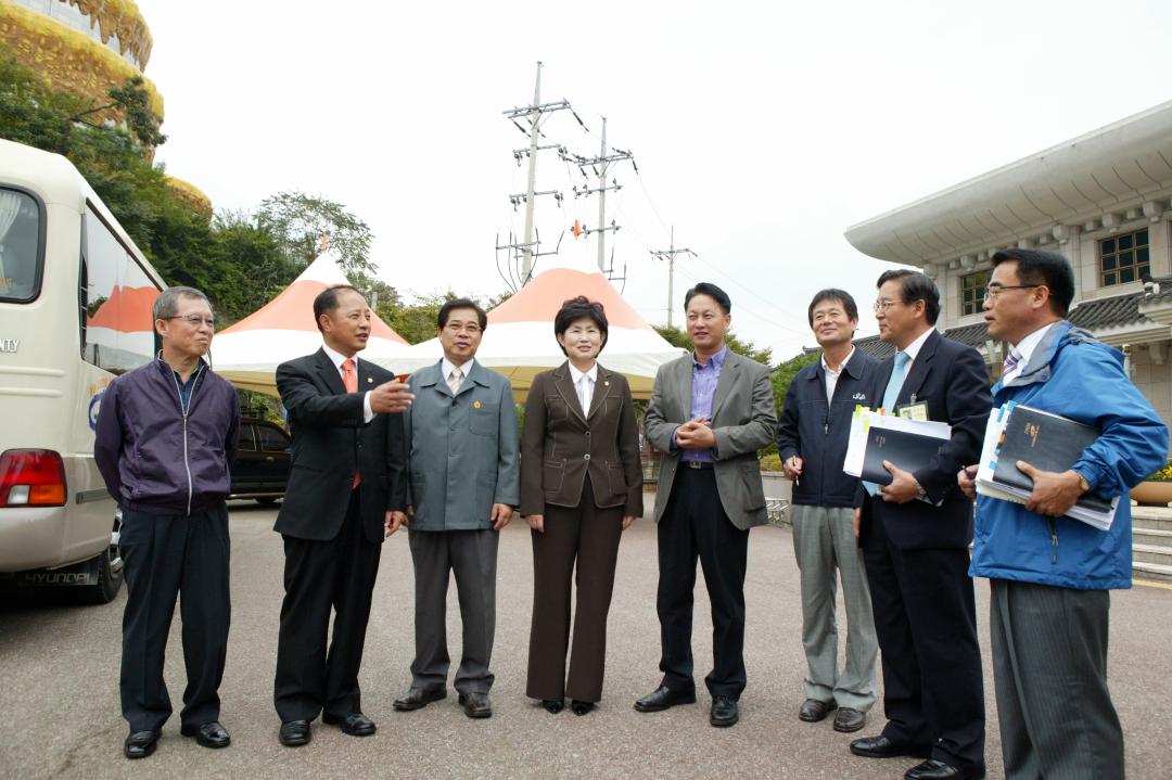 '2008 세계소방방재장비엑스포 및 이사부 역사축전 시찰' 게시글의 사진(14) '2008-10-10 2008 세계소방방재장비엑스포 및 이사부 역사축전 시찰 (14).jpg'