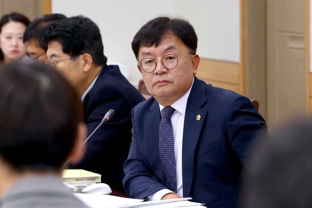 '2025년도 안전건설위원회 행정사무감사(건설교통국)' 게시글의 사진(49) '2025-11-07 2025년도 안전건설위원회 행정사무감사(건설교통국) (49).jpg'