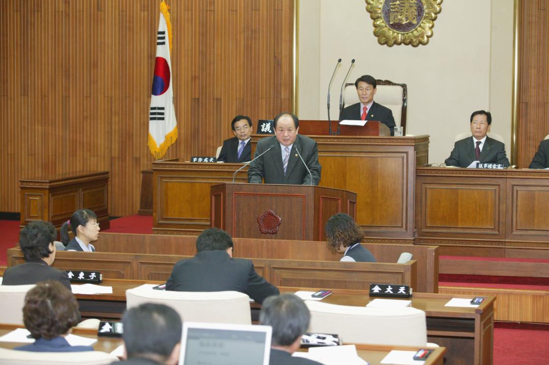 '제171회 정례회 1차' 게시글의 사진(8) '2006-11-20 제171회 정례회 1차 (8).jpg'