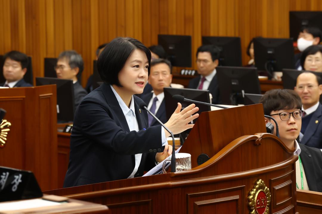 '제335회 제2차 본회의(제1차 도정 및 교육행정에 관한 질문)' 게시글의 사진(88) '2025-03-11 제335회 제2차 본회의(제1차 도정 및 교육행정에 관한 질문) (88) 박윤미 의원.jpg'