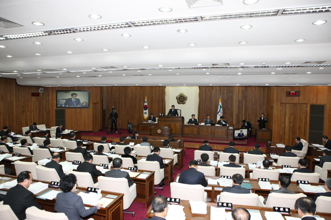 '제206회 제2차 본회의 ' 게시글의 사진(8) '2010-12-16 제206회 제2차 본회의  (8).jpg'