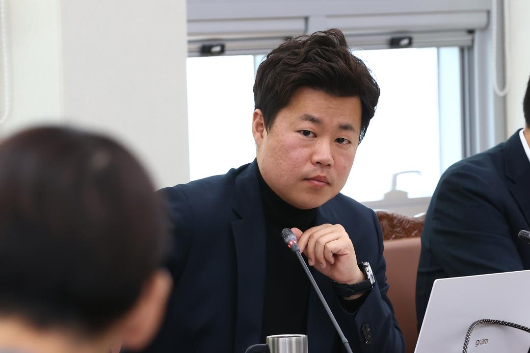 '2025년도 안전건설위원회 행정사무감사(건설교통국)' 게시글의 사진(39) '2025-11-07 2025년도 안전건설위원회 행정사무감사(건설교통국) (39).jpg'
