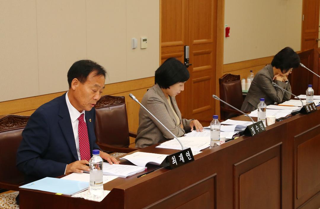 '제285회 제2차 농림수산위원회' 게시글의 사진(11) '2019-10-16 제285회 제2차 농림수산위원회 (11).jpg'