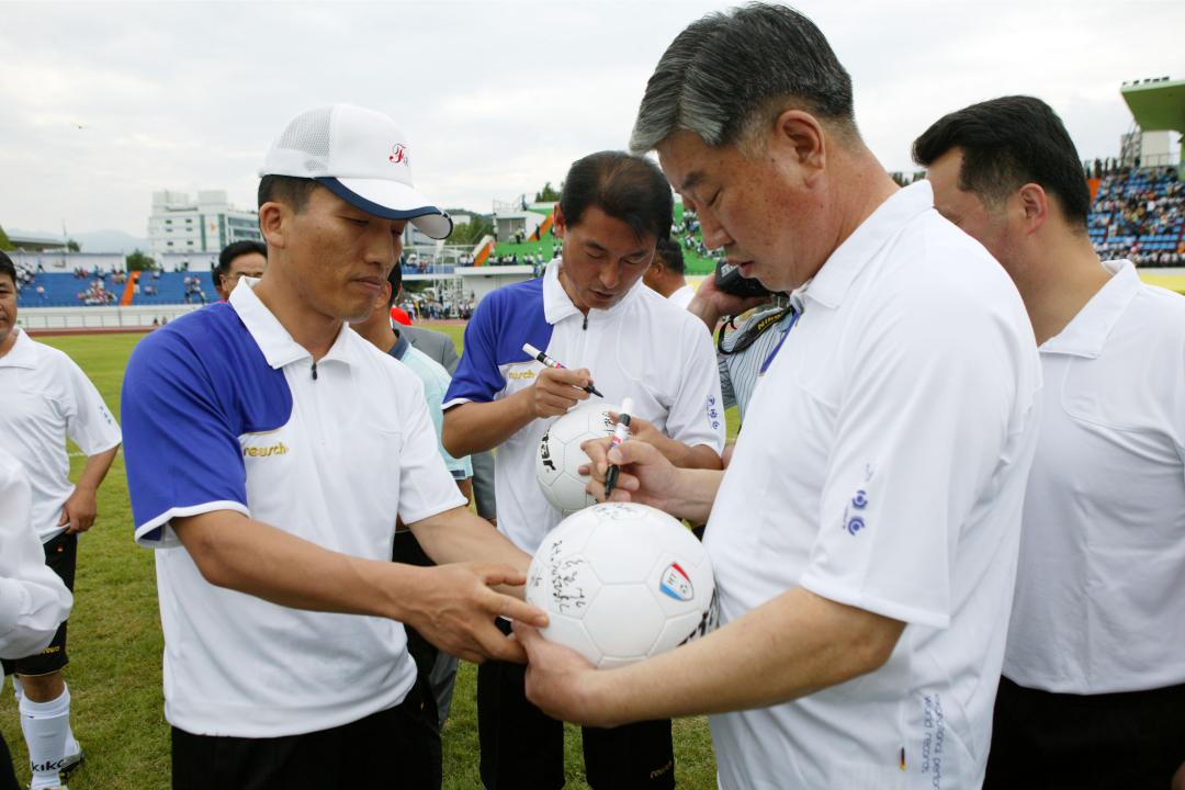 '제10회 강원도 민관군 친선축구대회' 게시글의 사진(17) '2008-09-05 제10회 강원도 민관군 친선축구대회 (17).jpg'