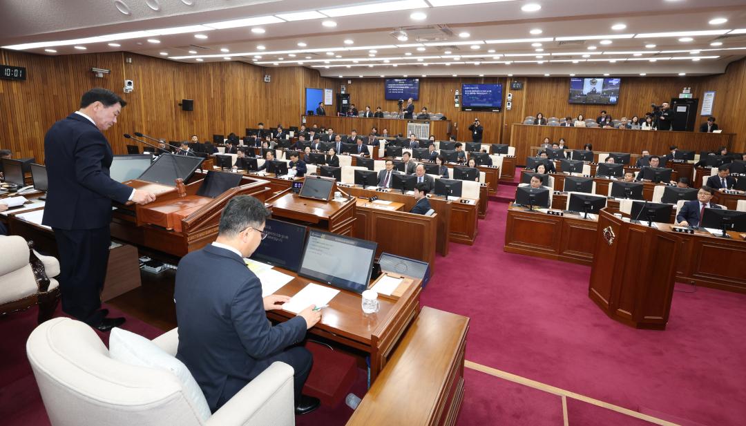 '제335회 제2차 본회의(제1차 도정 및 교육행정에 관한 질문)' 게시글의 사진(1) '2025-03-11 제335회 제2차 본회의(제1차 도정 및 교육행정에 관한 질문) (1).jpg'