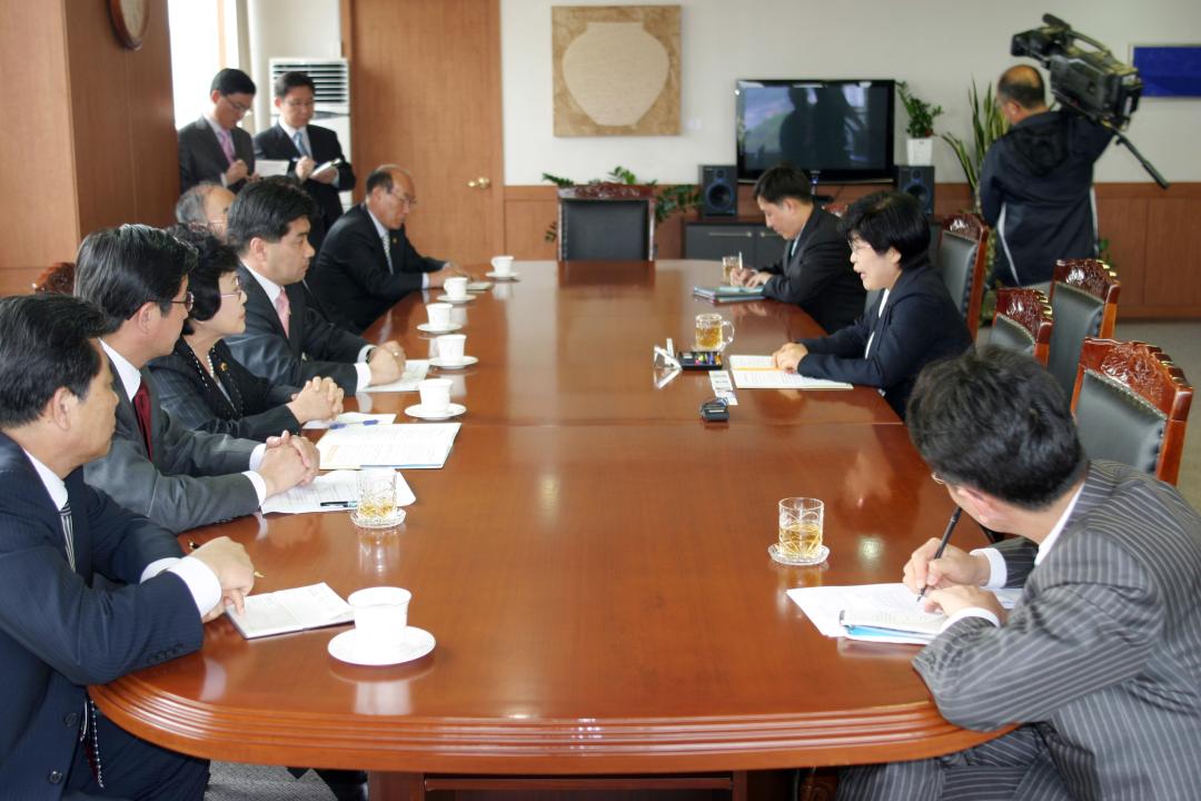 '첨단의료복합단지 유치 관련 중앙부처 방문' 게시글의 사진(11) '2009-04-30 첨단의료복합단지 유치 관련 중앙부처 방문 (11).jpg'