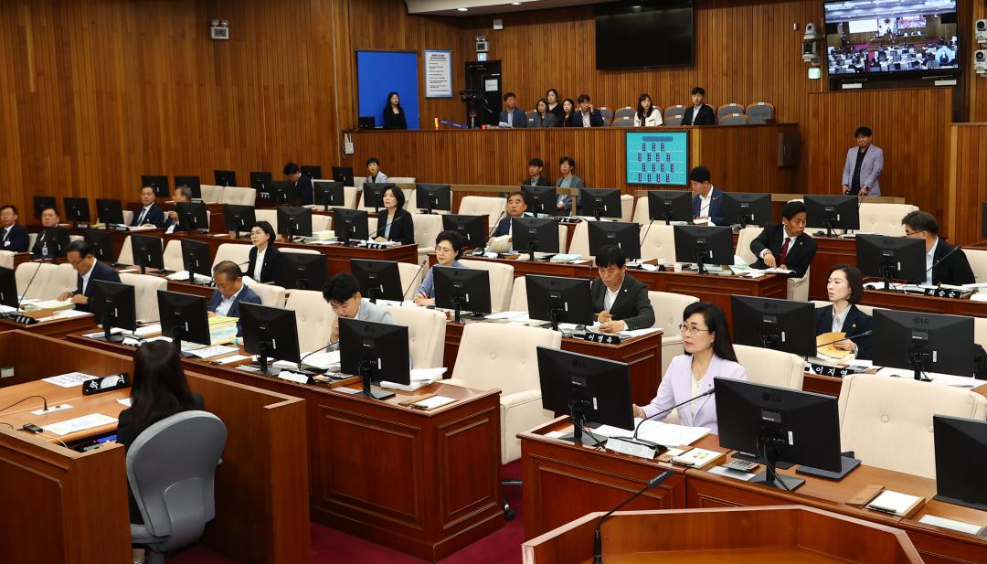 '제328회 제2차 예산결산특별위원회' 게시글의 사진(15) '2024-05-20 제328회 제2차 예산결산특별위원회 (15).jpg'