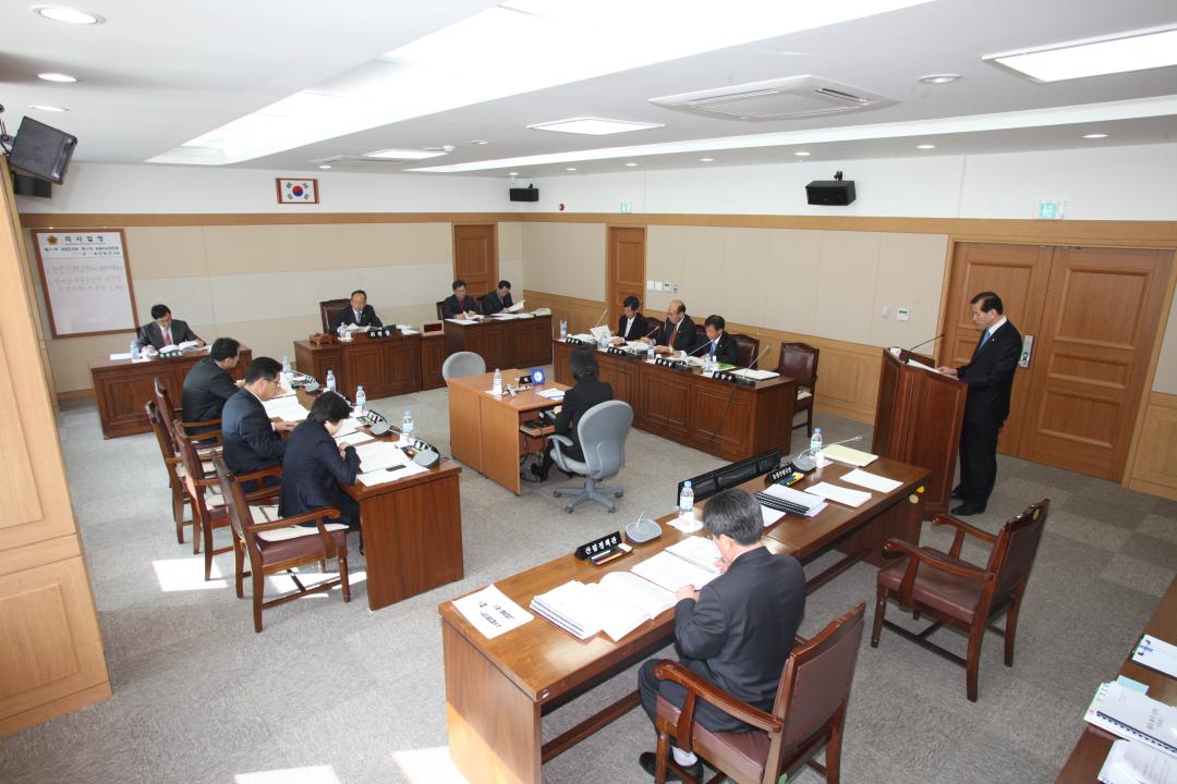 '207회 제4차 농림수산위원회' 게시글의 사진(9) '2011-02-24 207회 제4차 농림수산위원회 (9).jpg'