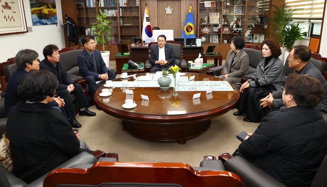 '강원특별자치도의회방문(강원특별자치도 의용소방대연합회)' 게시글의 사진(2) '2025-03-06 강원특별자치도의회방문(강원특별자치도 의용소방대연합회) (2).jpg'