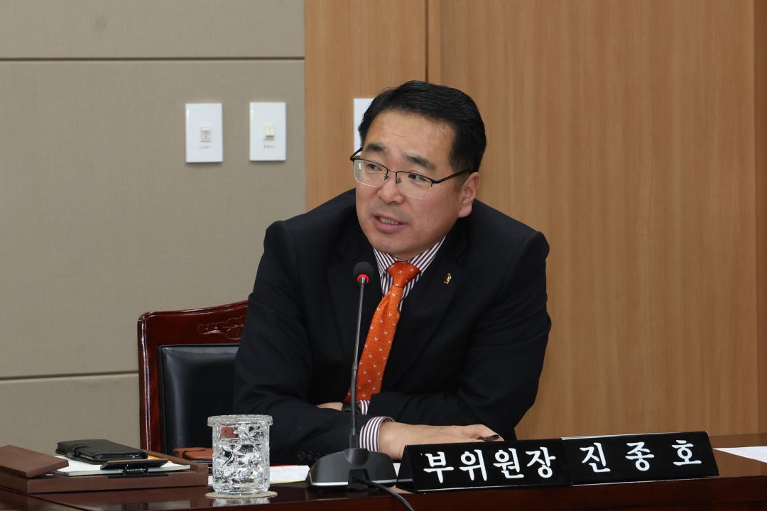 '제334회 제3차 농림수산위원회' 게시글의 사진(17) '2025-02-07 제334회 제3차 농림수산위원회 (16).jpg'