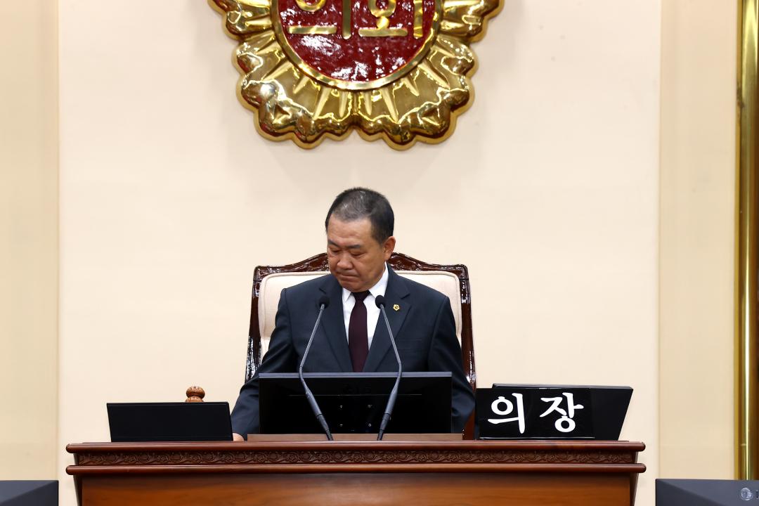 '제344회 제3차 본회의' 게시글의 사진(17) '2026-04-03 제344회 제3차 본회의 (18) 회의진행 김시성의장.jpg'