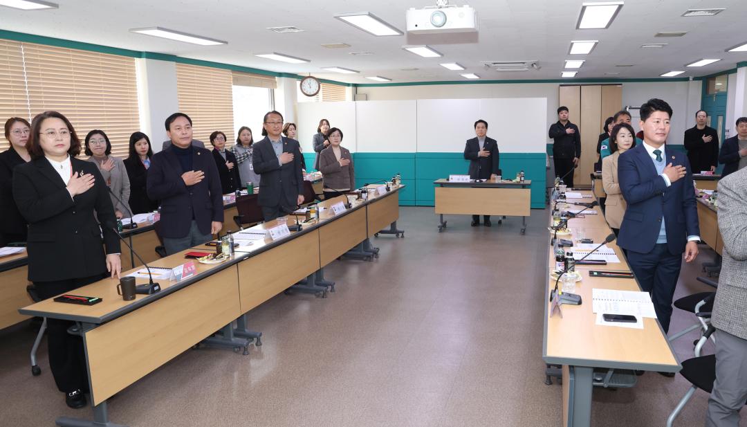 '제335회 사회문화위원회 현지시찰' 게시글의 사진(6) '2025-03-07제335회 사회문화위원회 현지시찰(여성가족연구원) (5).jpg'