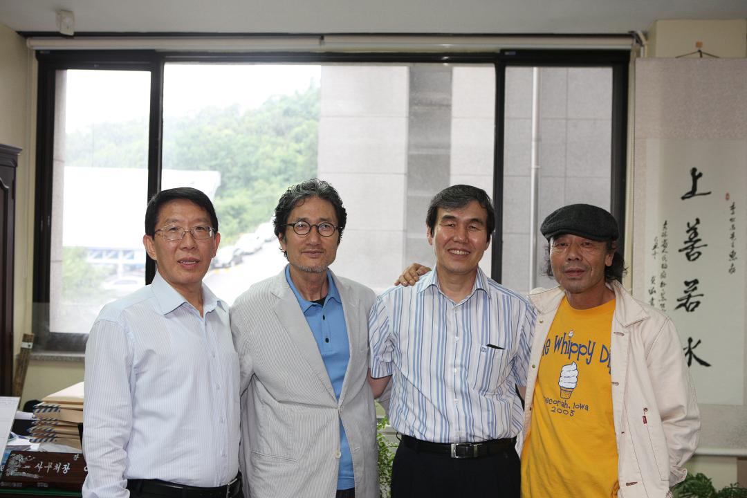 '기수 이동원 의회방문' 게시글의 사진(4) '2011-07-13 기수 이동원 의회방문 (4).jpg'
