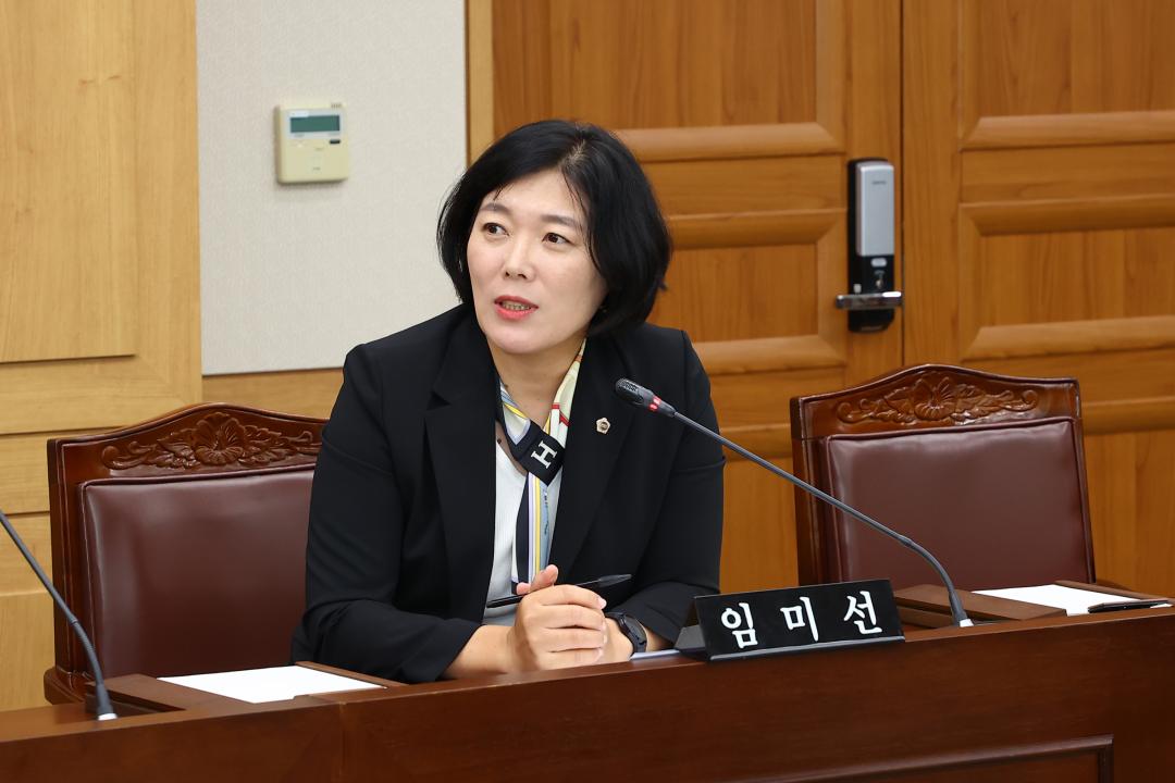 '제341회 전임 최문순 도정의 알펜시아 리조트 졸속 매각 및 레고랜드 부당 지원 의혹에 관한 진상조사 특별위원회' 게시글의 사진(20) '2025-10-22 제341회 전임 최문순 도정의 알펜시아 리조트 졸속 매각 및 레고랜드 부당 지원 의혹에 관한 진상조사 특별위원회 (20).jpg'