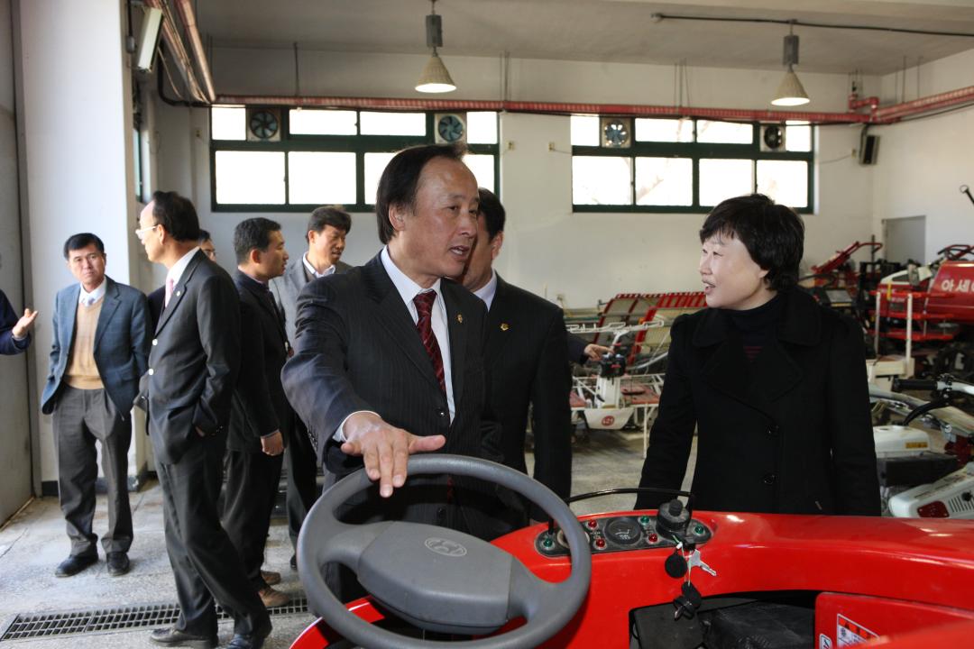 '208회 농림수산위원회 현지시찰' 게시글의 사진(1) '2011-03-16 208회 농림수산위원회 현지시찰 (1).jpg'