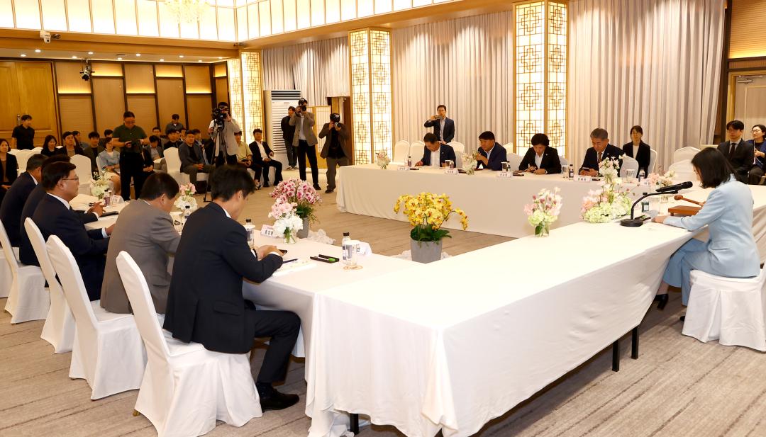 '대한민국시도의회의장협의회 제5차 임시회' 게시글의 사진(20) '2025-09-23 대한민국시도의회의장협의회 제5차 임시회 (20).jpg'