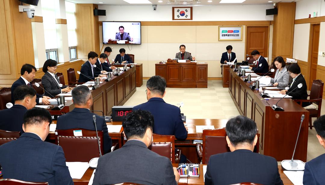 '제337회 제1차 의회운영위원회' 게시글의 사진(2) '2025-05-08 제337회 제1차 의회운영위원회 (2).jpg'