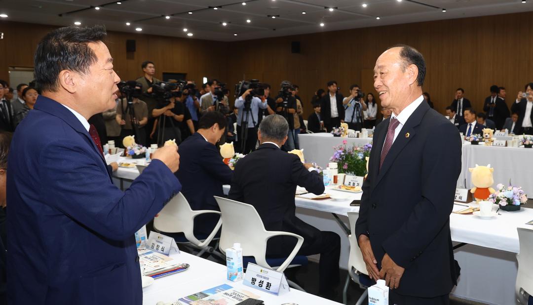 '대한민국시도의회의장협의회 2026년 제6차 임시회' 게시글의 사진(18) '2026-09-29 대한민국시도의회의장협의회 2026년 제6차 임시회 (17).jpg'