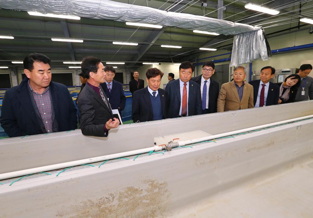 '제286회 농림수산위원회 현지시찰(내수면자원센터)' 게시글의 사진(8) '2019-11-15 제286회 농림수산위원회 현지시찰(내수면자원센터) (8).jpg'