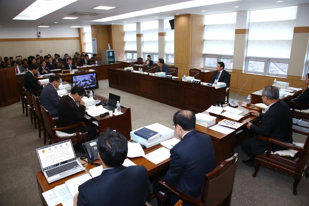 '제251회 제3차 경제건설위원회' 게시글의 사진(10) '2015-11-26 제251회 제3차 경제건설위원회 (10).JPG'