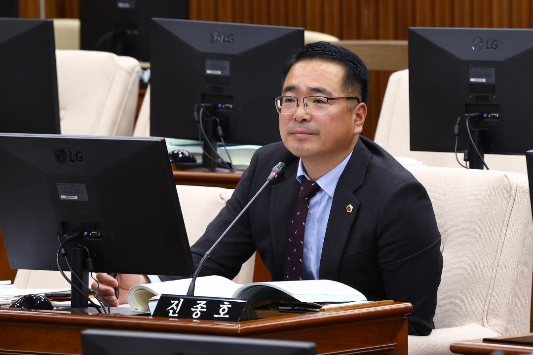 '제342회 제1차 예산결산특별위원회' 게시글의 사진(50) '2025-12-01 제342회 제1차 예산결산특별위원회 (52).jpg'