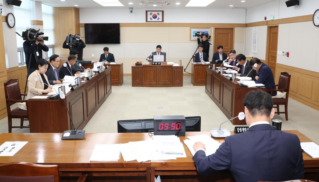 '2024년도 기획행정위원회 행정사무감사(강원인재원, 강원개발공사)' 게시글의 사진(14) '2024-11-12 2024년도 기획행정위원회 행정사무감사 (14) 강원개발공사.jpg'