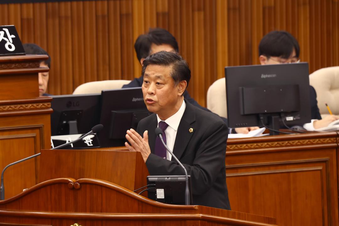 '제335회 제2차 본회의(제1차 도정 및 교육행정에 관한 질문)' 게시글의 사진(28) '2025-03-11 제335회 제2차 본회의(제1차 도정 및 교육행정에 관한 질문) (28) 지광천 의원.jpg'