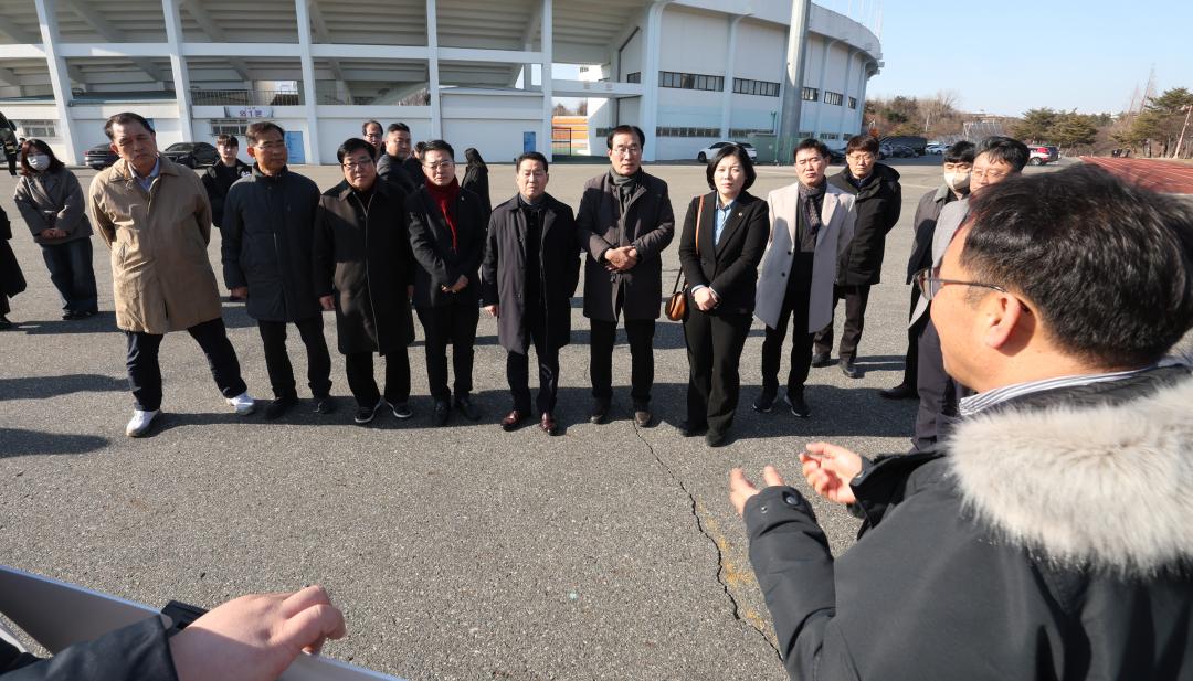 '경제산업위원회 민생현장 방문' 게시글의 사진(12) '2025-02-11 경제산업위원회 민생현장 방문 (12) 속초수소충전소.jpg'