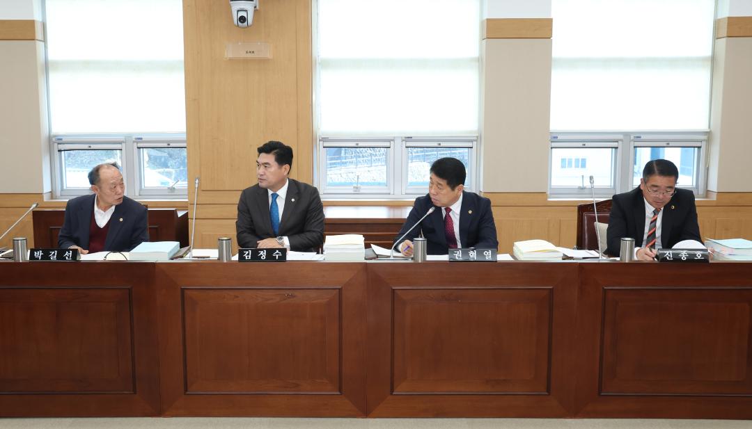 '제333회 제5차 농림수산위원회' 게시글의 사진(7) '2024-11-26 제333회 제5차 농림수산위원회 (2).jpg'