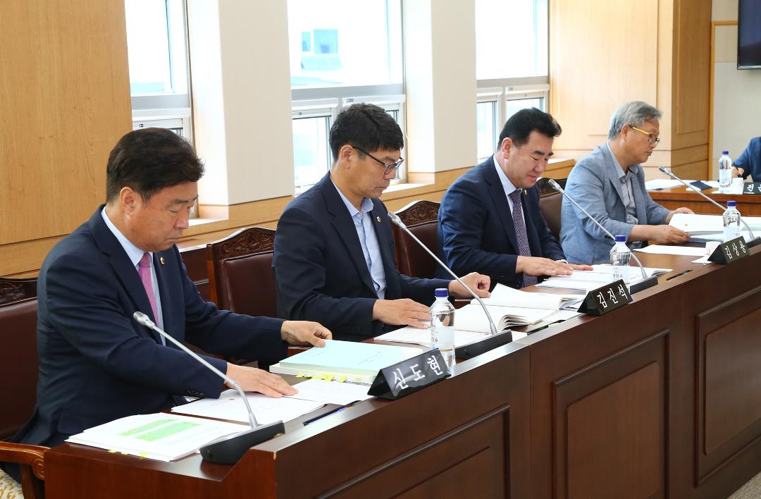 '제283회 제1차 농림수산위원회' 게시글의 사진(4) '2019-07-04 제283회 제1차 농림수산위원회 (4).jpg'