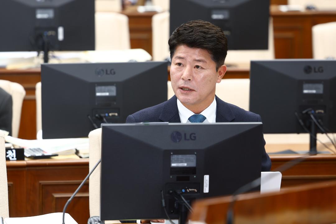 '제342회 제2차 예산결산특별위원회' 게시글의 사진(15) '2025-12-02 제342회 제2차 예산결산특별위원회 (15).jpg'