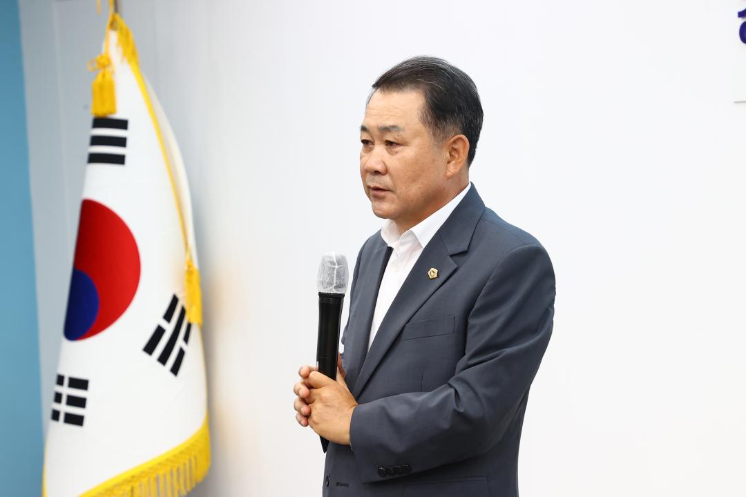 '강원특별자치도의회사무처 공무원 임용장 수여식' 게시글의 사진(42) '2025-07-22 강원특별자치도의회사무처 공무원 임용장 수여식 (42).jpg'