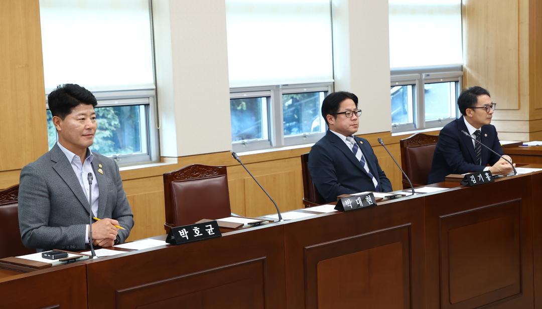 '제341회 전임 최문순 도정의 알펜시아 리조트 졸속 매각 및 레고랜드 부당 지원 의혹에 관한 진상조사 특별위원회' 게시글의 사진(16) '2025-10-22 제341회 전임 최문순 도정의 알펜시아 리조트 졸속 매각 및 레고랜드 부당 지원 의혹에 관한 진상조사 특별위원회 (16).jpg'