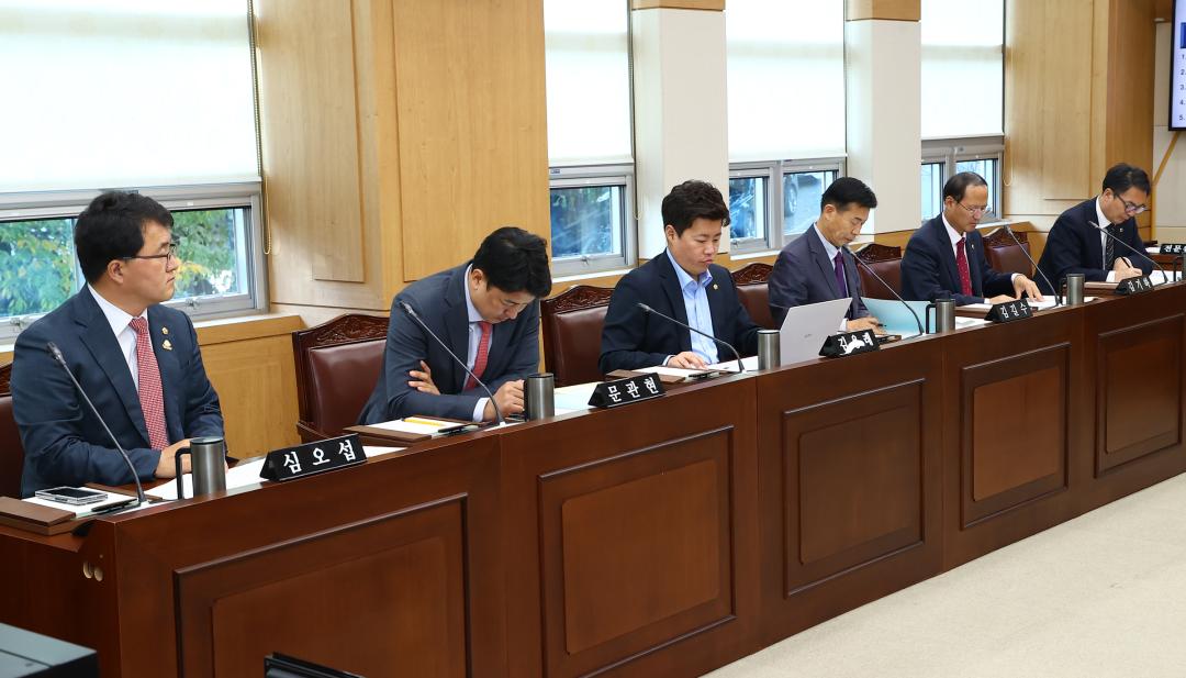 '제341회 강원특별자치도 물 관리 특별위원회' 게시글의 사진(10) '2025-10-22 제341회 강원특별자치도 물 관리 특별위원회 (10).jpg'